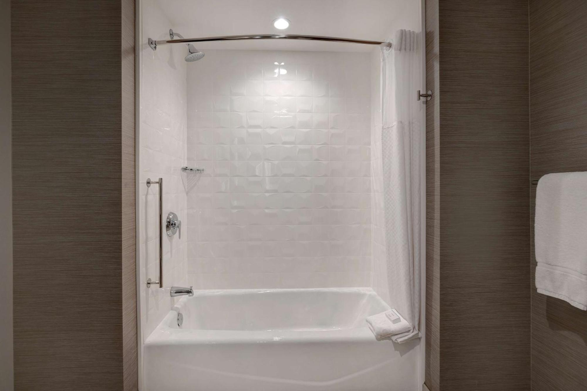 Hilton Garden Inn Anaheim Resort Экстерьер фото