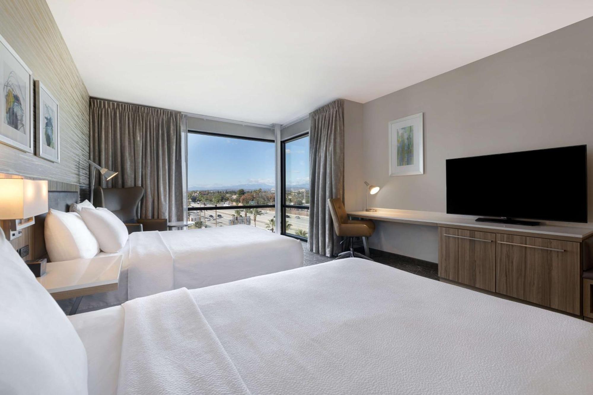 Hilton Garden Inn Anaheim Resort Экстерьер фото