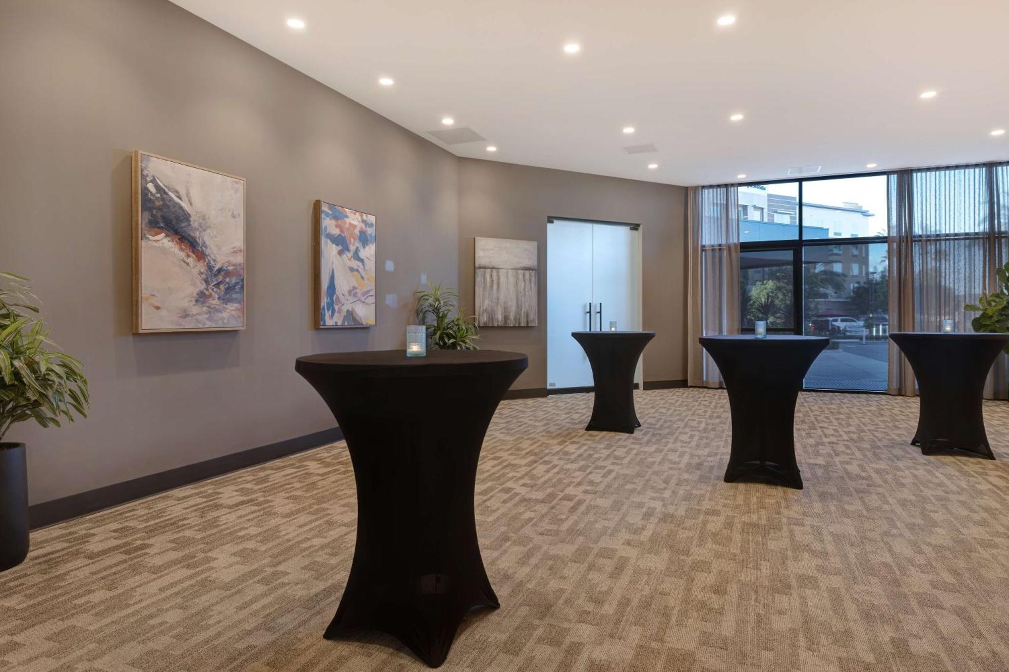 Hilton Garden Inn Anaheim Resort Экстерьер фото