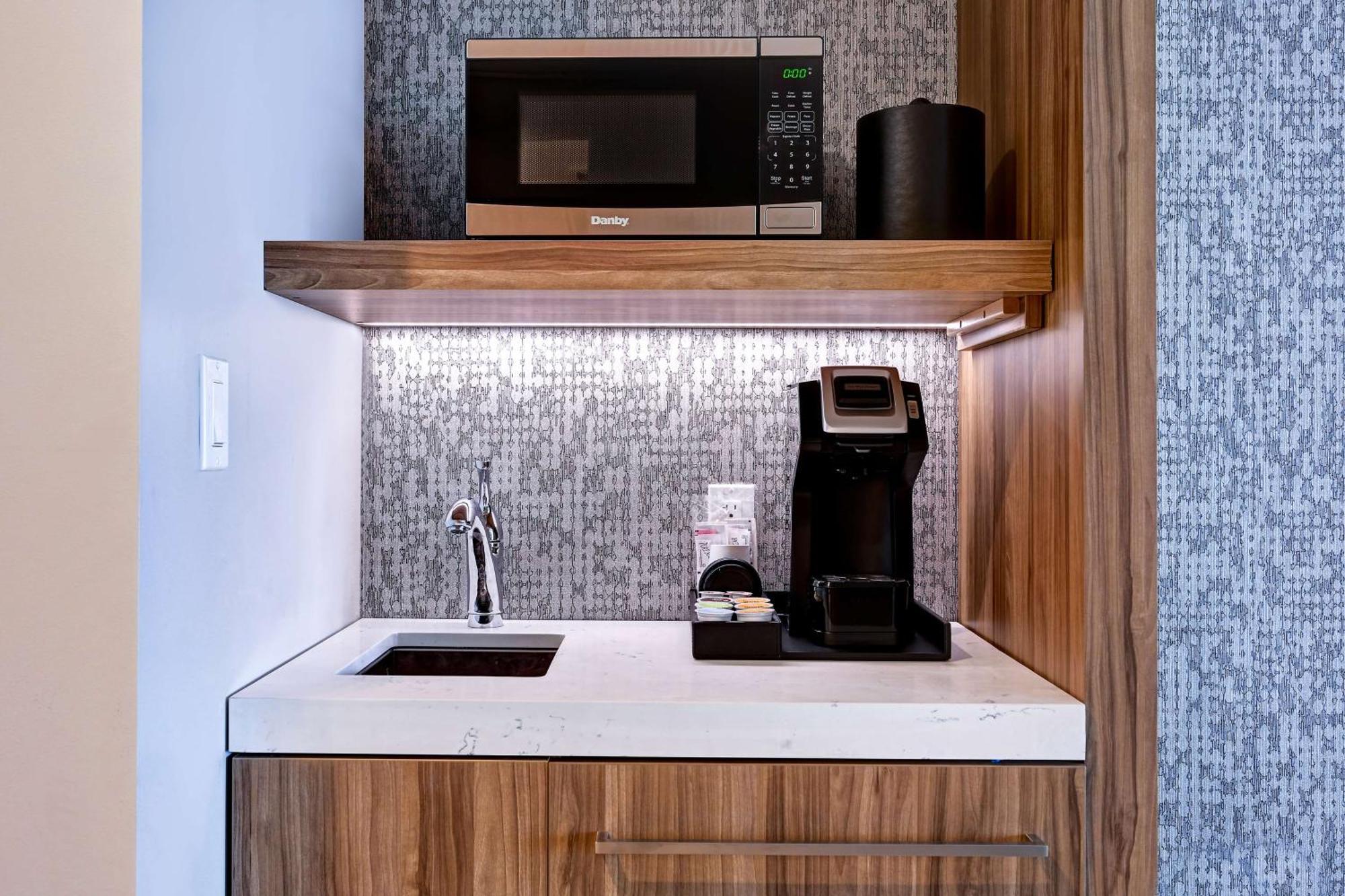 Hilton Garden Inn Anaheim Resort Экстерьер фото