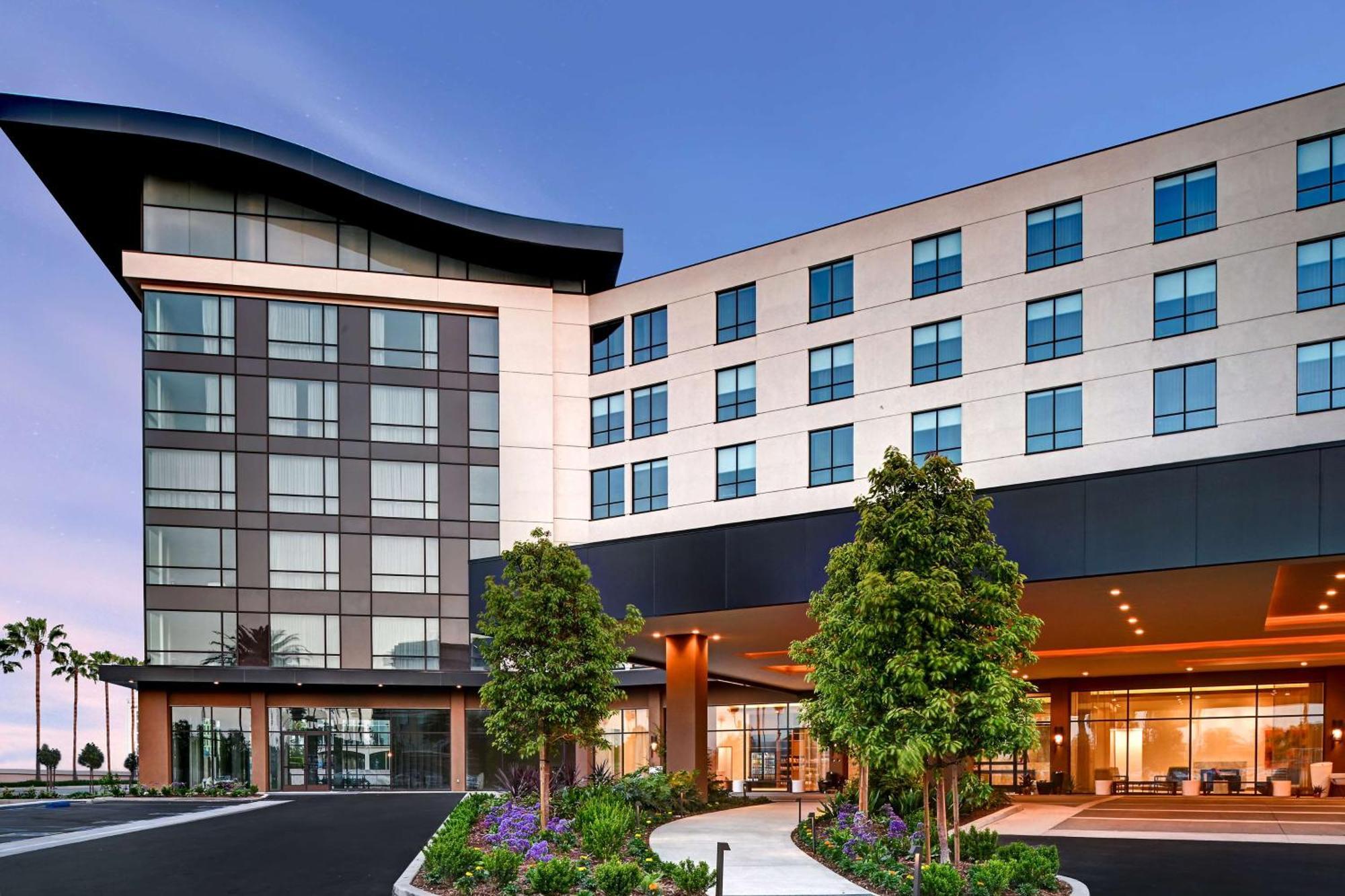 Hilton Garden Inn Anaheim Resort Экстерьер фото