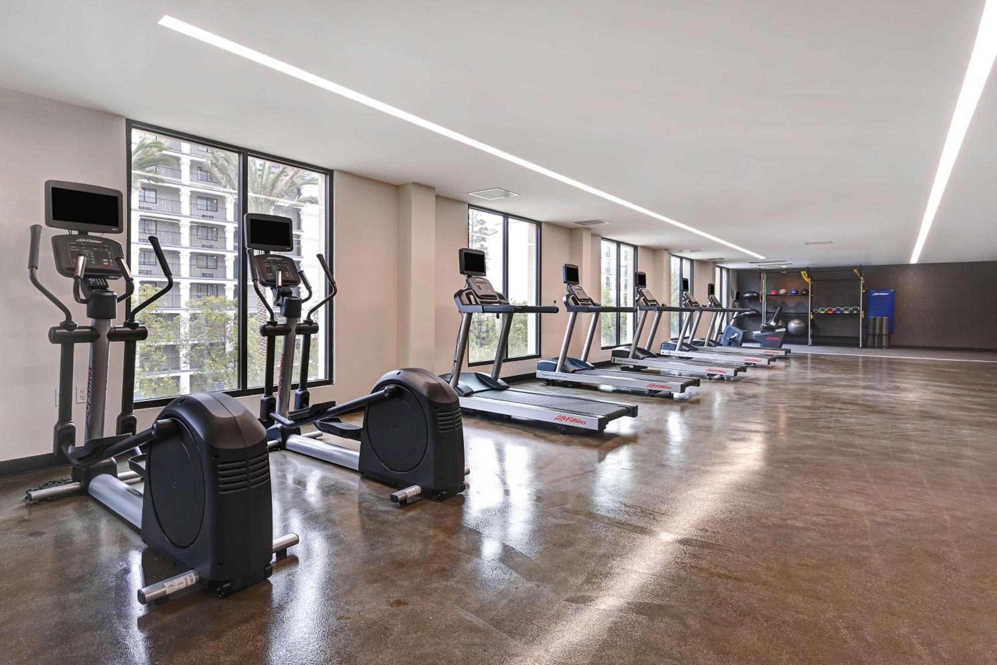 Hilton Garden Inn Anaheim Resort Экстерьер фото