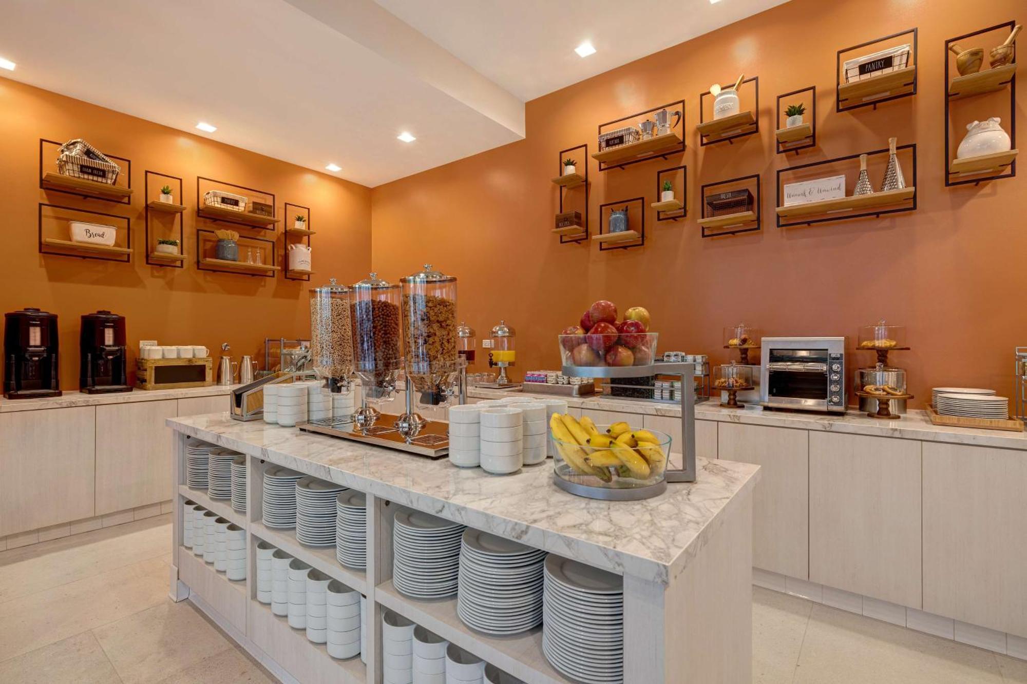 Hilton Garden Inn Anaheim Resort Экстерьер фото